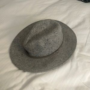 Club Monaco grey hat